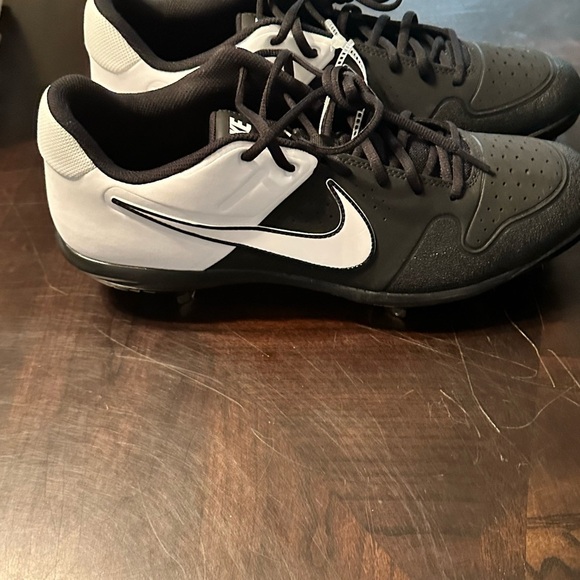 Nike football cleats NWOT - Picture 4 of 4